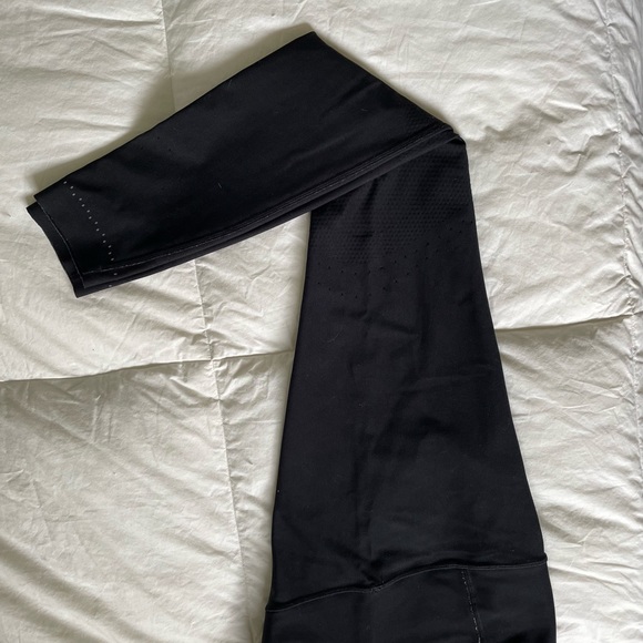 Zoned in Lululemon Pant - Picture 8 of 8